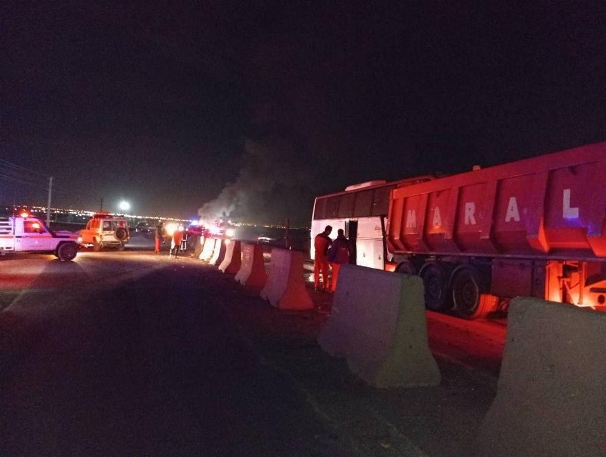 تصادف وحشتناک اتوبوس و تریلی در جاده سمنان / جزئیات تصادف مرگبار در جاده سمنان