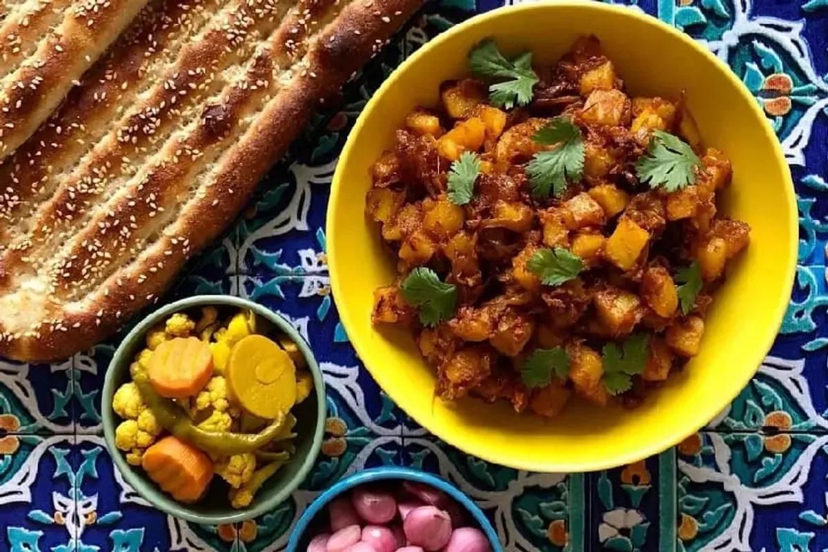 طرز تهیه دوپیازه سیب زمینی به سبک شیرازی | یک ناهار سریع و خوشمزه